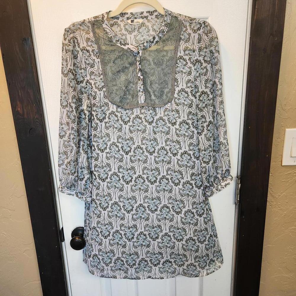 KUT from the Kloth Floral Chiffon Tunic Shirt w/ Button Detail Size Medium